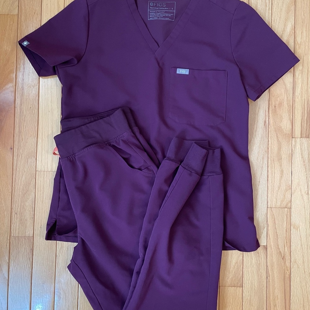 Figs Deep Purple Scrub Set